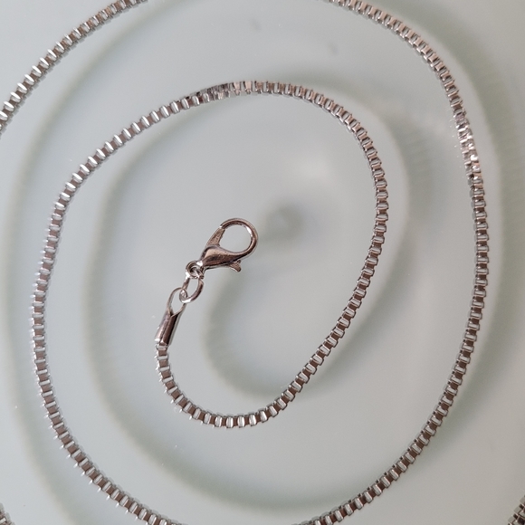 NWT- 28" Silver Alloy Box Chain Necklace - Picture 4 of 4